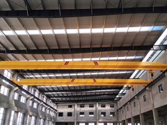 单梁行车按主梁结构和运行方式分类